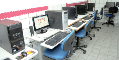 Laboratório de Informática da Escola Vicente Antenor Ferreira Gomes - Rafael Arruda, inaugurado em 14 de março de 2012.